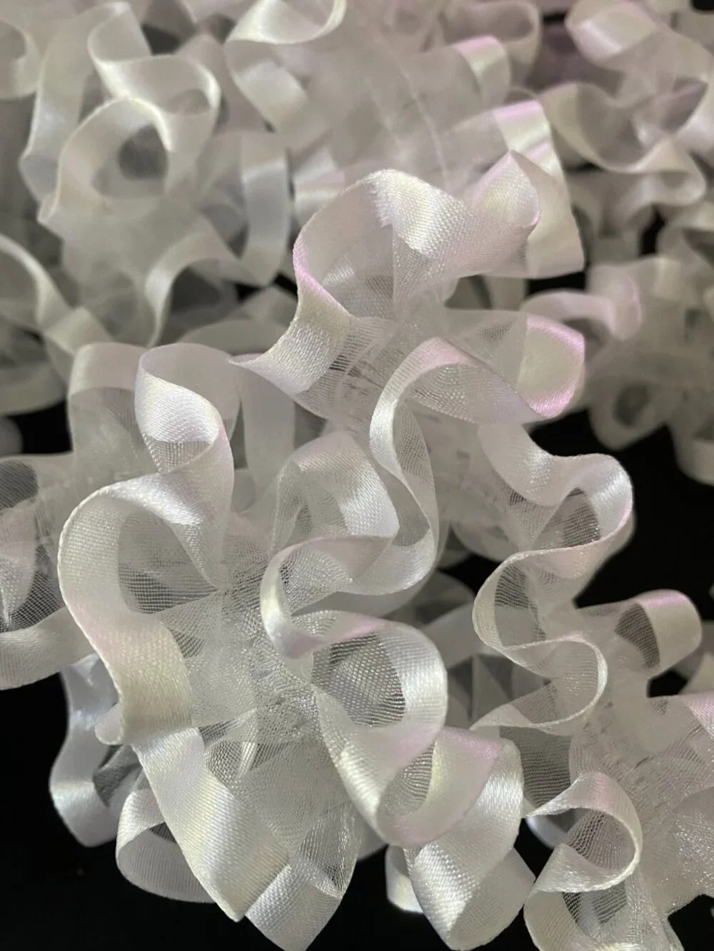 BEAUTIFUL BRIDAL/WEDDING LACE BOLTS LGE VARIETY GOOD FOR CRAFTS, CORSAGES, ETC